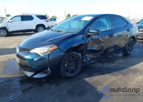 2017 Toyota Corolla Le z USA, uszkodzony, nr VIN 5YFBURHE5HP667035
